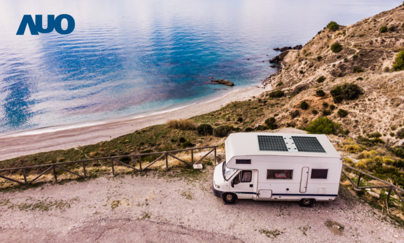 「可撓輕量化太陽光電板SunCurva」使用輕量特殊耐候型複合板取代傳統太陽能板的玻璃前板，不僅降低70%重量，每米平方僅3Kg；具有抗衝擊性能及通過電磁相容性測試，可應用於交通運輸工具，如露營車、遊艇等